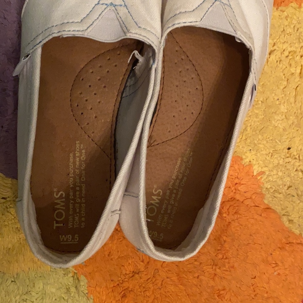 💙Women’s Tom’s Size 9.5(Fits 8.5-9)💙 - Picture 4 of 8
